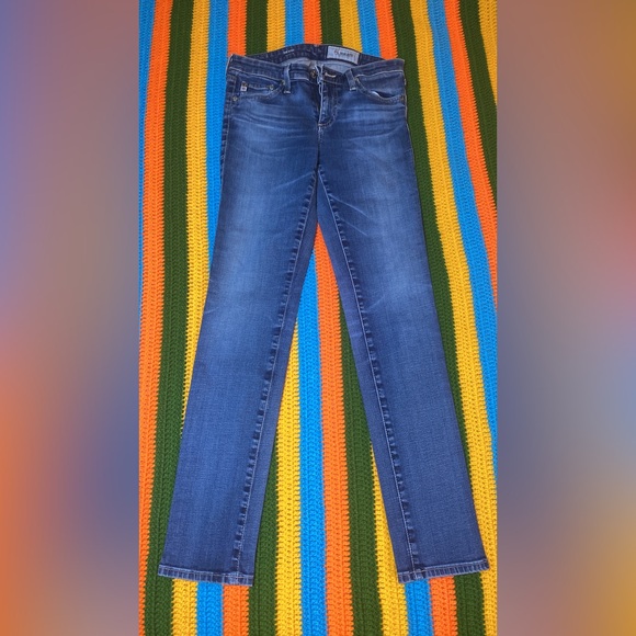 Size 27-27R like new jeans. Price is for one, will post individually - Picture 10 of 13